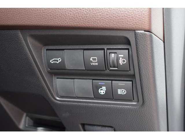 Toyota YARIS CROSS 2023-06 6858-11
