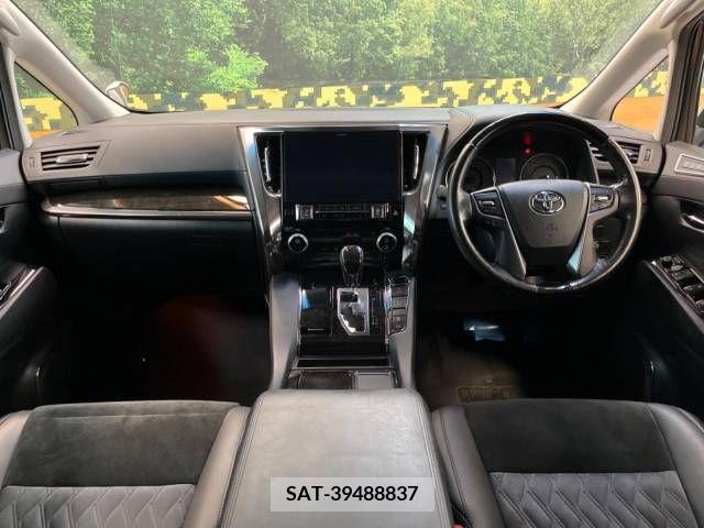 Toyota ALPHARD 2017-07 355606-1