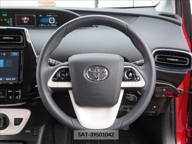 Toyota PRIUS 2018-02 282298-9