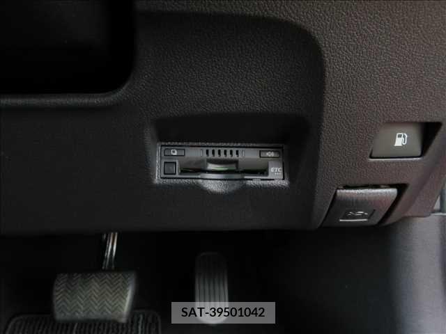 Toyota PRIUS 2018-02 282298-6