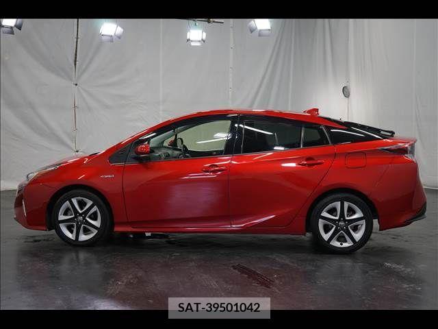 Toyota PRIUS 2018-02 282298-14
