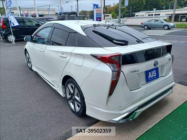 Toyota PRIUS 2016-08 372891-2
