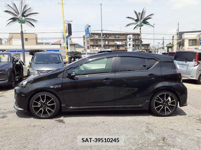 Toyota AQUA 2015-09 349636-8
