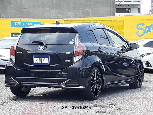 Toyota AQUA 2015-09 349636-2
