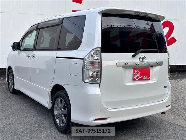 Toyota VOXY 2008-12 233157-6
