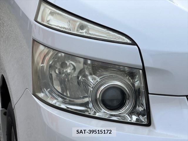 Toyota VOXY 2008-12 233157-9
