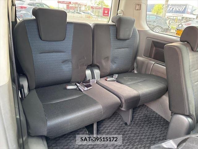 Toyota VOXY 2008-12 233157-21