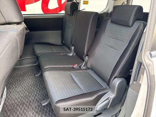 Toyota VOXY 2008-12 233157-23