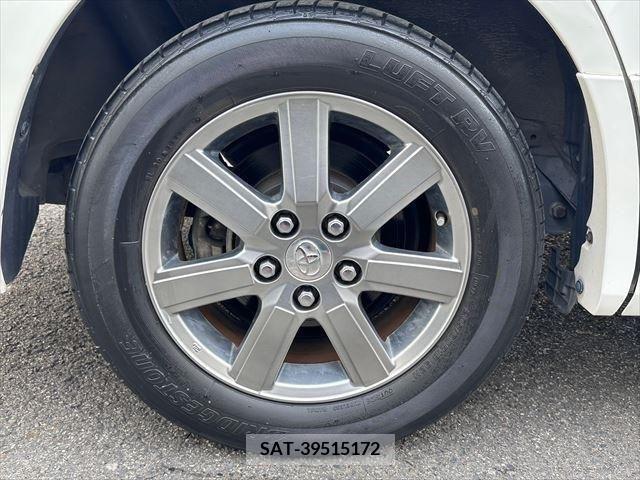Toyota VOXY 2008-12 233157-17