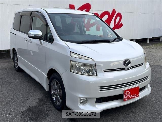 Toyota VOXY 2008-12 233157-2