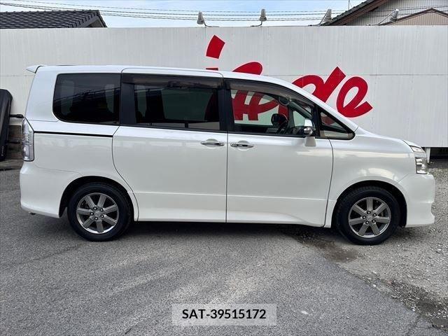 Toyota VOXY 2008-12 233157-3
