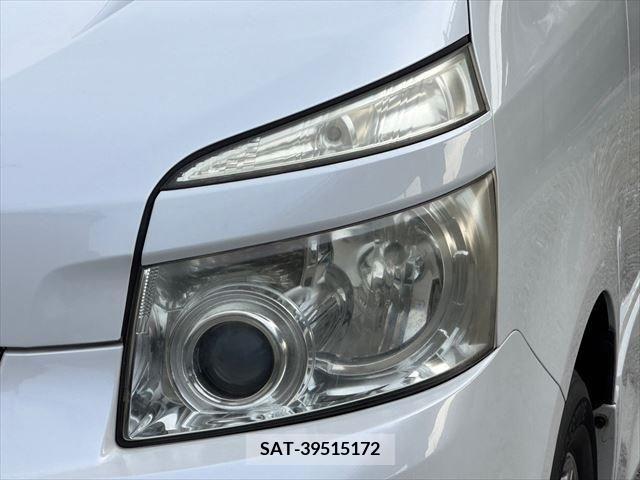 Toyota VOXY 2008-12 233157-8