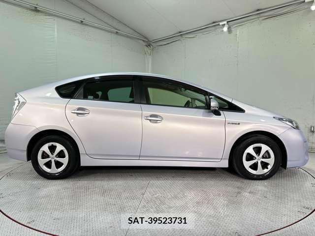 Toyota PRIUS 2012-08 281832-7