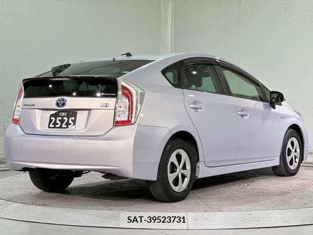 Toyota PRIUS 2012-08 281832-8