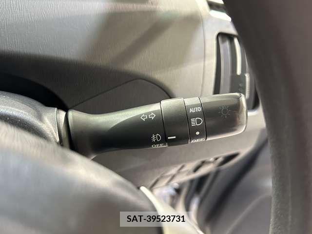 Toyota PRIUS 2012-08 281832-15