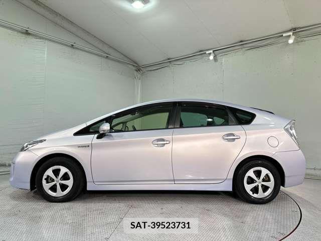 Toyota PRIUS 2012-08 281832-11