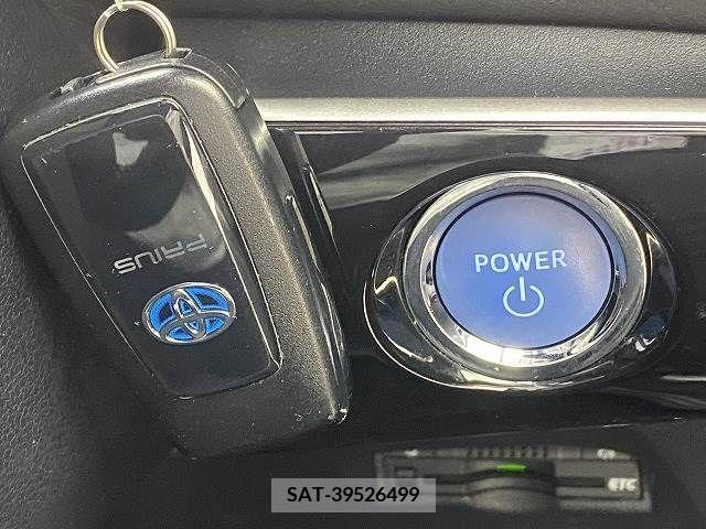 Toyota PRIUS 2016-06 282952-6