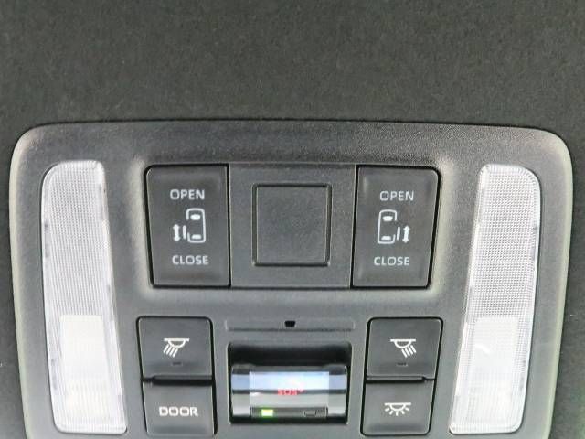 Toyota NOAH 2023-06 189989-5