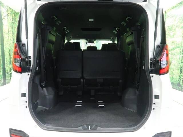 Toyota NOAH 2023-06 189989-11