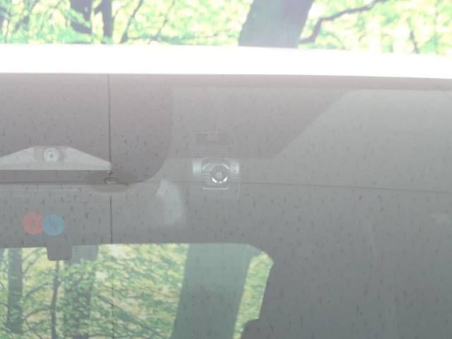 Toyota NOAH 2023-06 189989-7