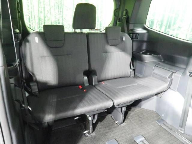 Toyota NOAH 2023-06 189989-10