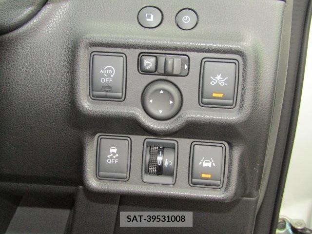 Nissan NOTE 2016-03 302391-8