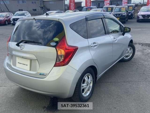 Nissan NOTE 2016-03 233222-1