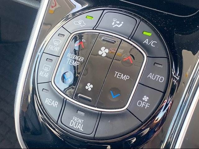 Toyota ESQUIRE 2016-08 5826-11