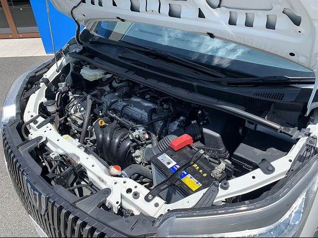 Toyota ESQUIRE 2016-08 5826-17