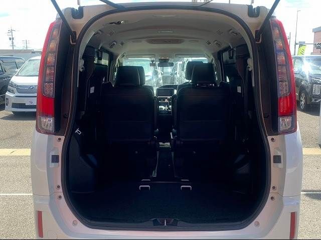 Toyota ESQUIRE 2016-08 5826-12