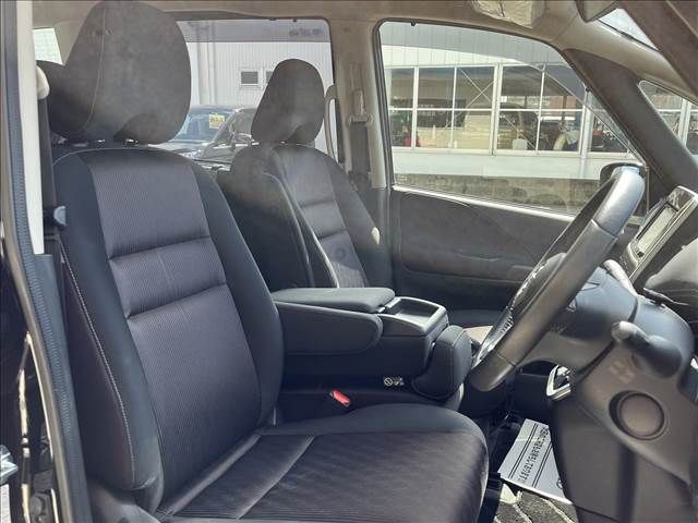 Nissan SERENA 2016-10 10314-7