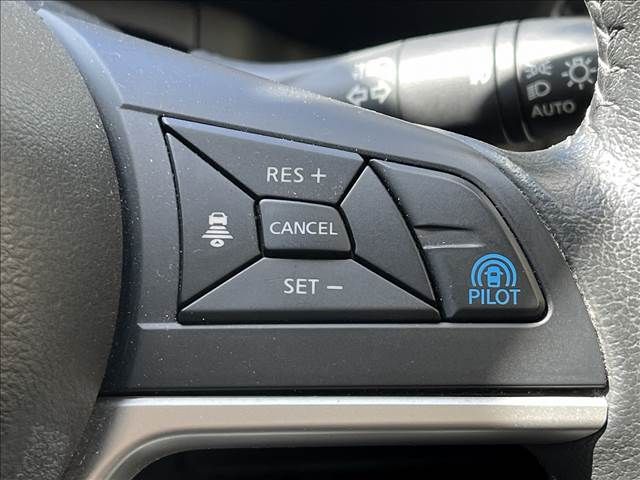 Nissan SERENA 2016-10 10314-5