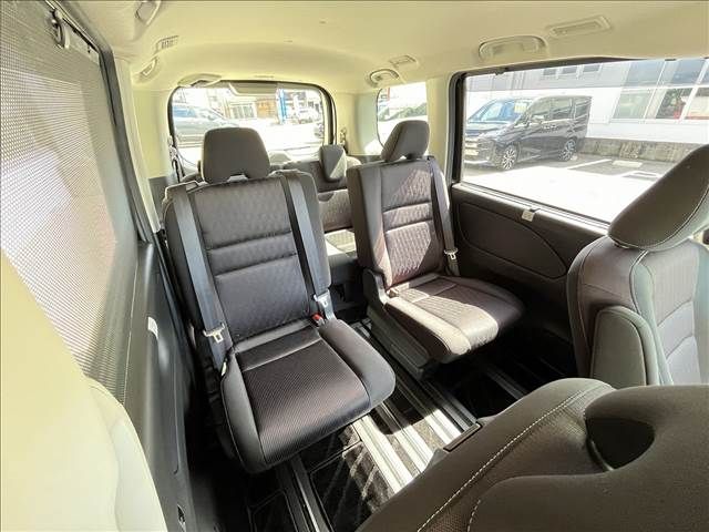 Nissan SERENA 2016-10 10314-8