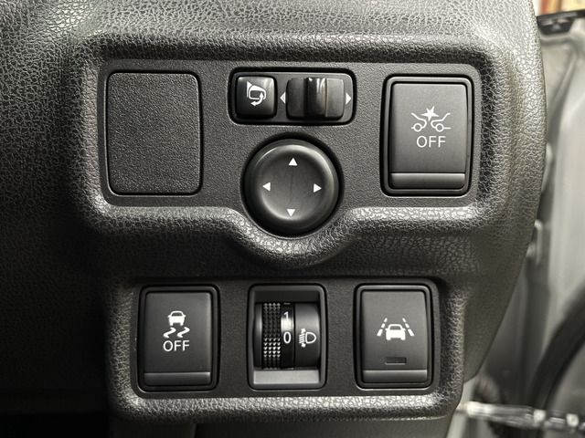 Nissan NOTE 2018-06 21719-17