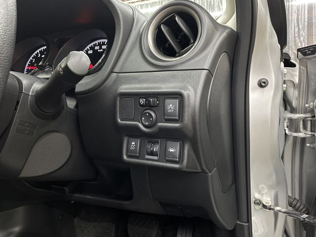 Nissan NOTE 2018-06 21719-16