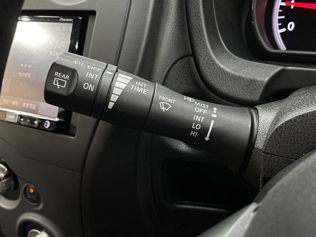 Nissan NOTE 2018-06 21719-13
