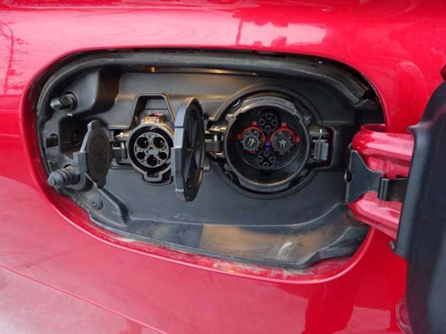 Mitsubishi OUTLANDER PHEV 2015-11 27859-3