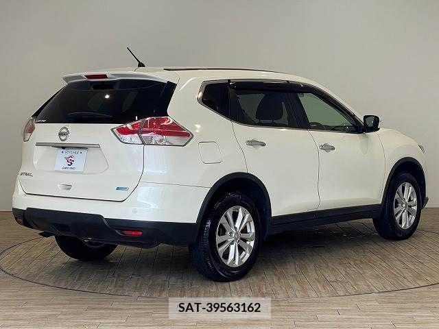 Nissan X-TRAIL 2015-11 290522-16