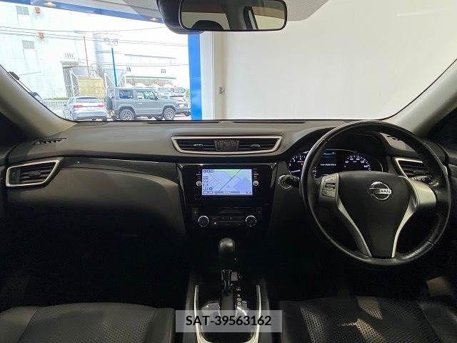 Nissan X-TRAIL 2015-11 290522-1
