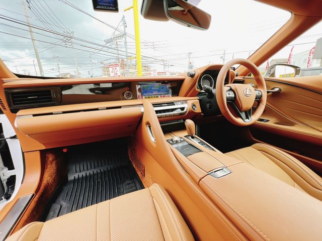 Lexus LC 2023-01 8146-1