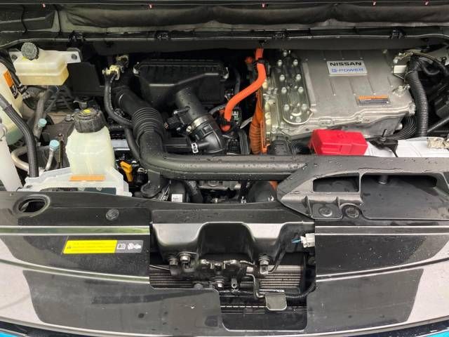 Nissan SERENA 2019-01 196508-18