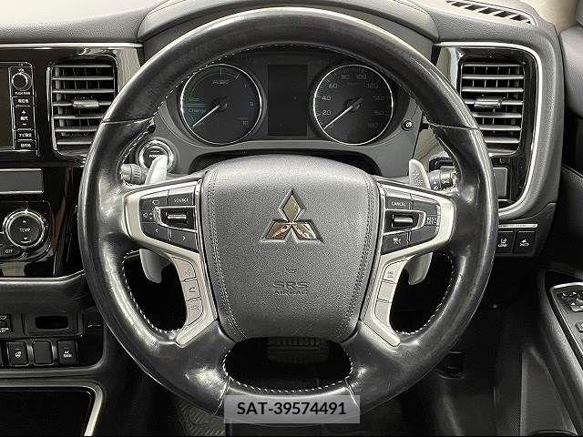 Mitsubishi OUTLANDER PHEV 2018-11 303565-11