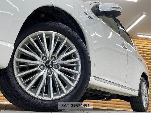 Mitsubishi OUTLANDER PHEV 2018-11 303565-10