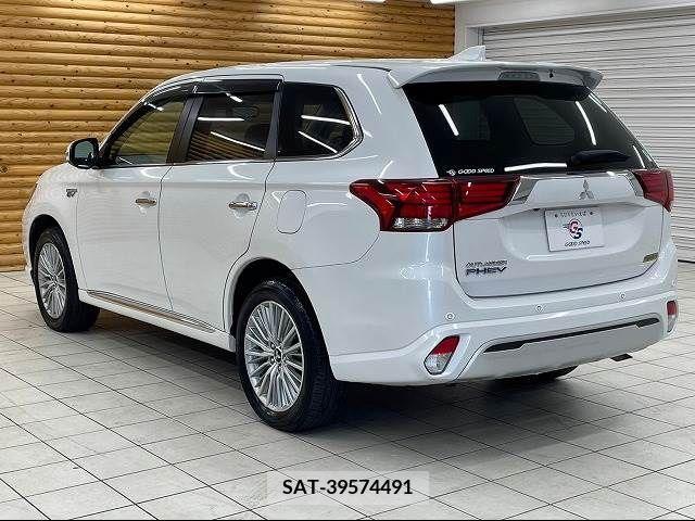 Mitsubishi OUTLANDER PHEV 2018-11 303565-18