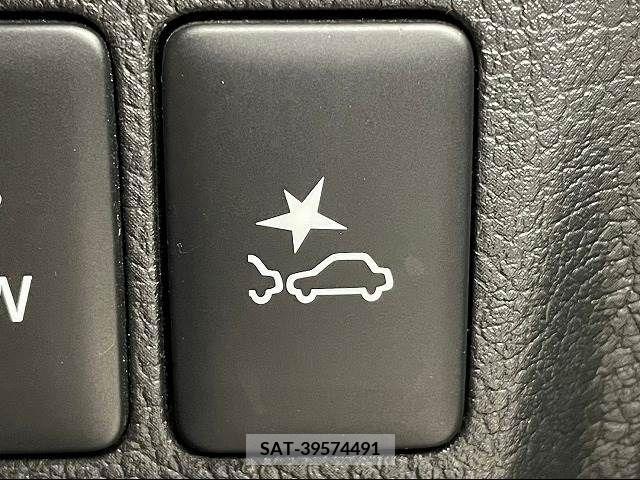 Mitsubishi OUTLANDER PHEV 2018-11 303565-5