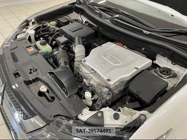 Mitsubishi OUTLANDER PHEV 2018-11 303565-13