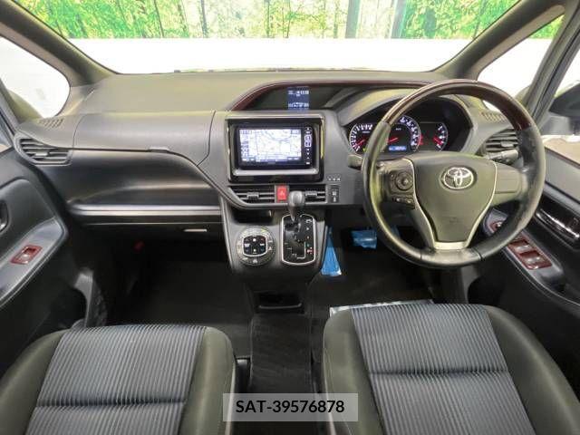 Toyota VOXY 2015-10 289244-1