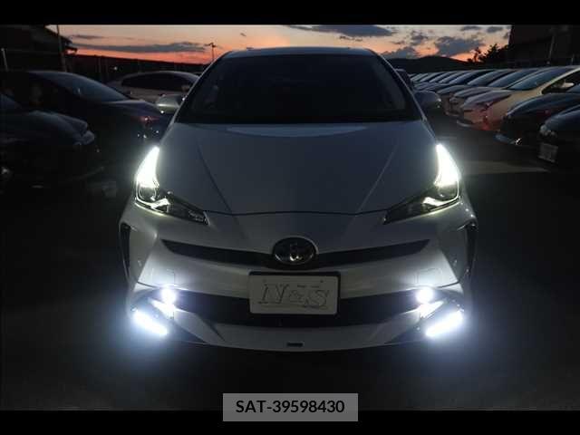 Toyota PRIUS 2022-09 332620-1