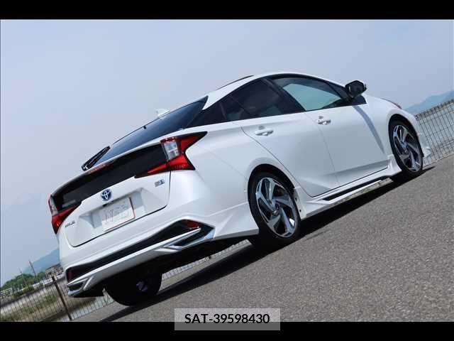 Toyota PRIUS 2022-09 332620-9