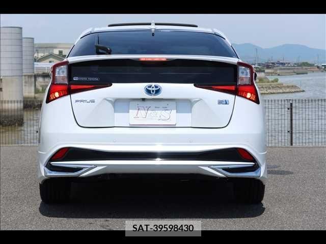 Toyota PRIUS 2022-09 332620-6